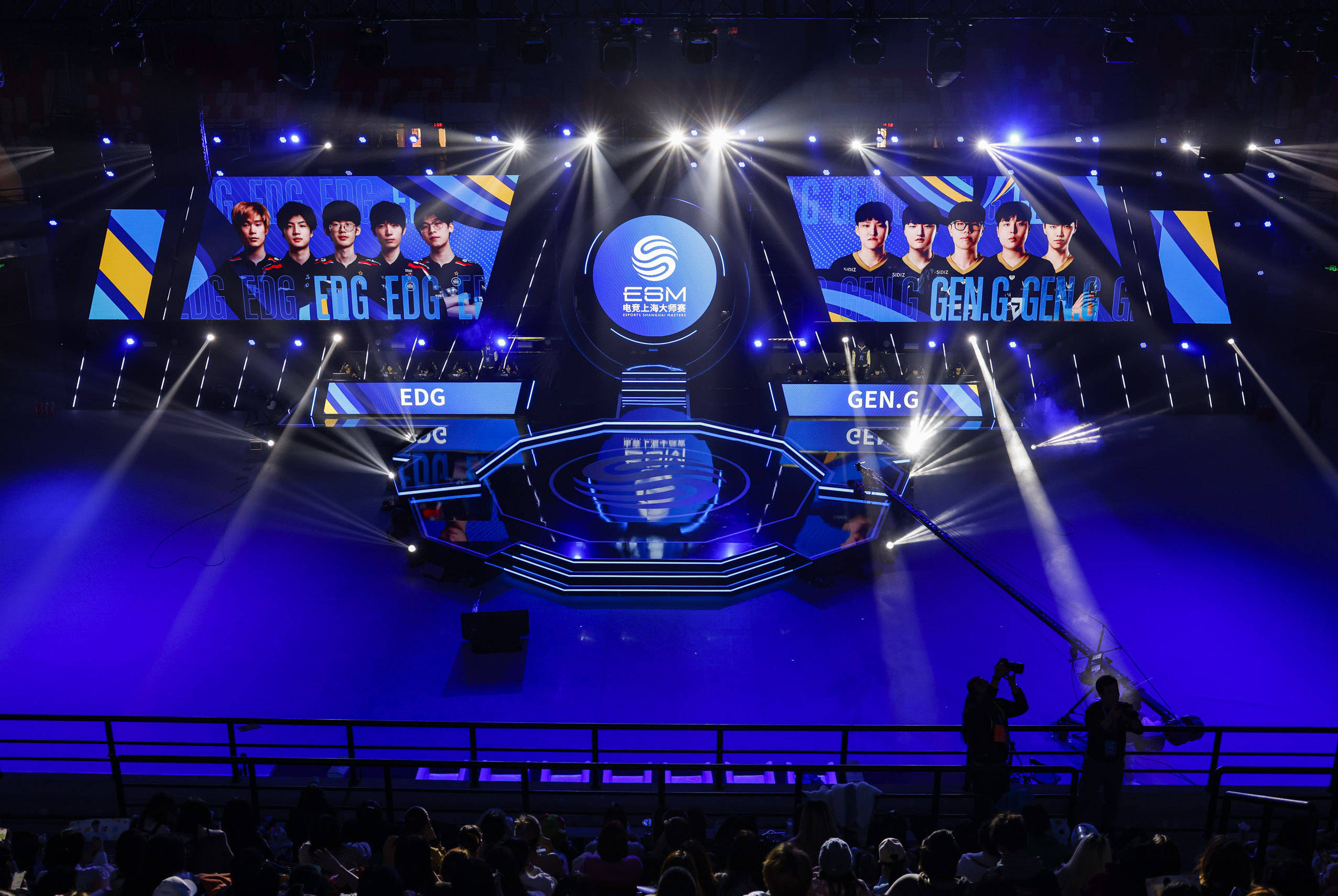 球队在篮板 球队在篮板