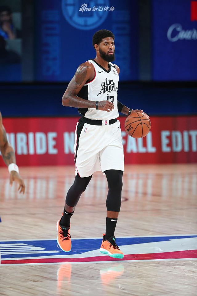 镜头切换中 镜头切换中